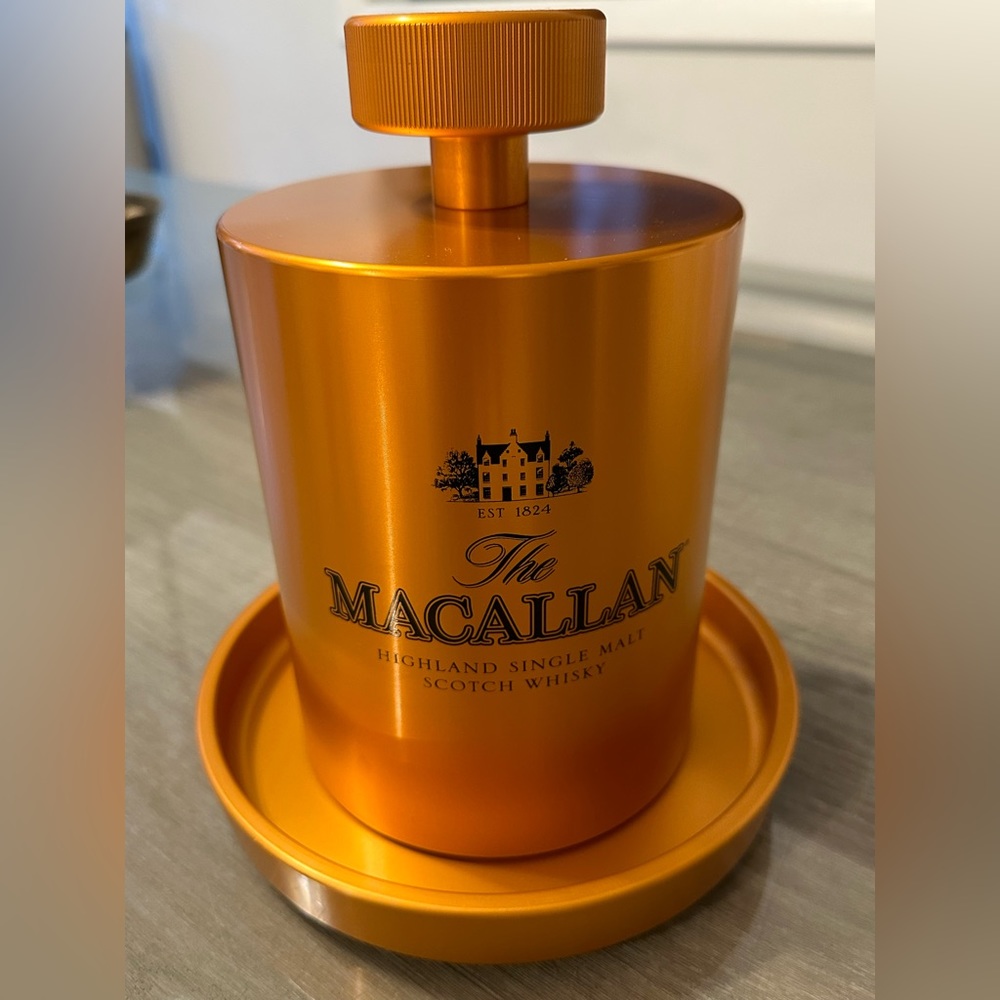 THE MACALLAN ICE BALL MAKER